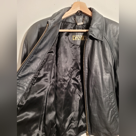 Danier polyurethane leather moto jacket with side belting and chain tag - Picture 8 of 8